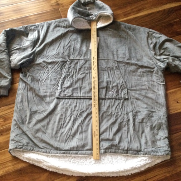 NWT  The Comfy Original The Blanket You Can Wear Unisex - Picture 5 of 6